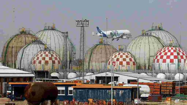 Global Economy Faces Widening Strains as Mideast War Intensifies